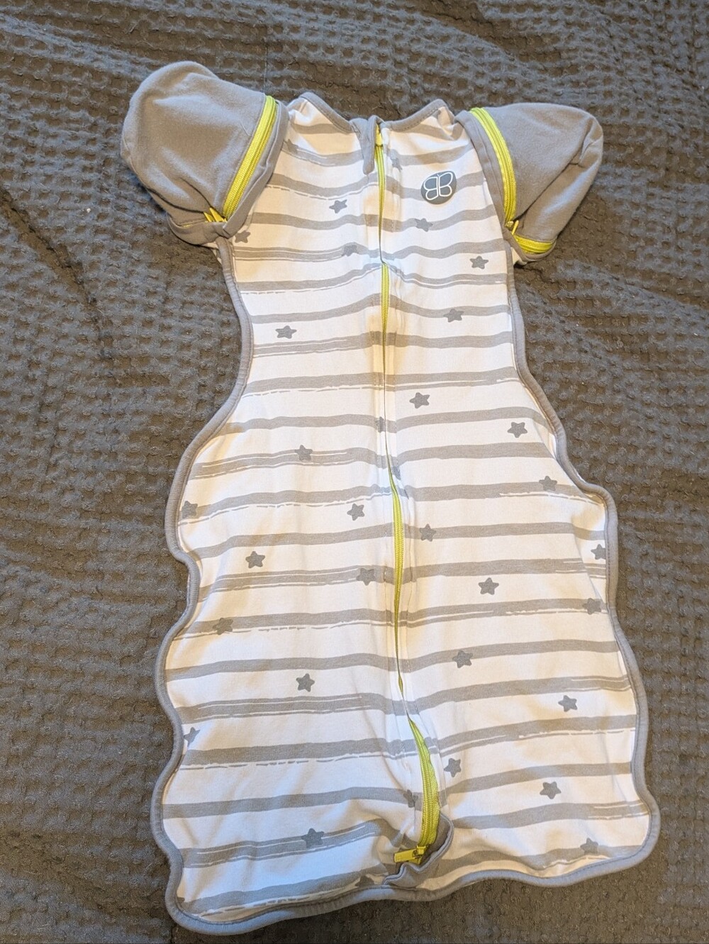 BBLüv Gray & White Striped Star Transition Baby Swaddle, Medium, 1.0 TOG